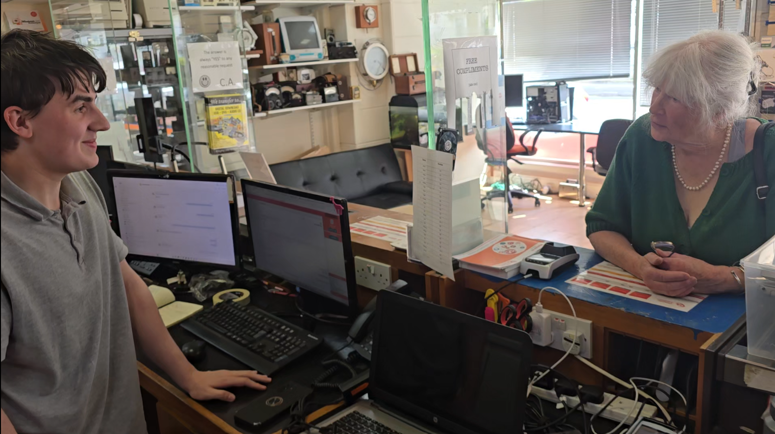 Our Wiseserve technician taking customer feedback in Oxford office